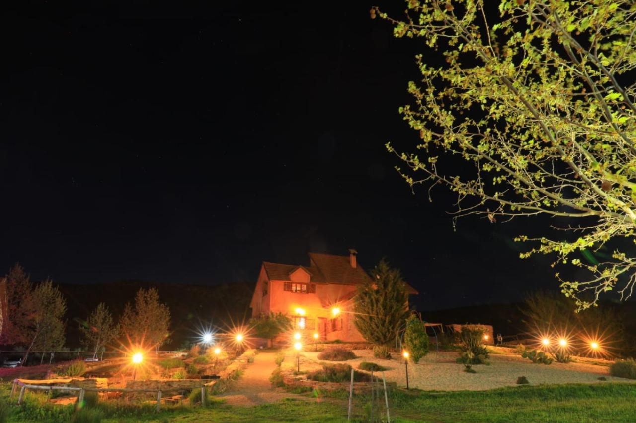 Ferme D'Hote La Vallee Азру Екстер'єр фото